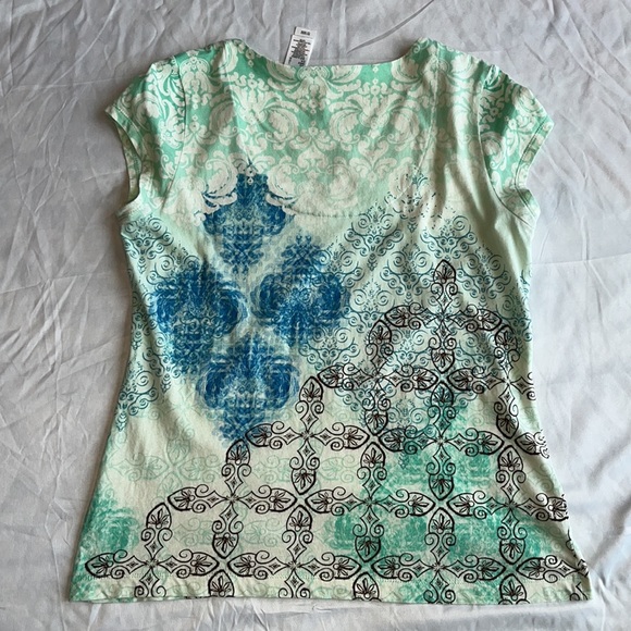 Liz Claiborne scoop neck tshirt - Picture 5 of 5